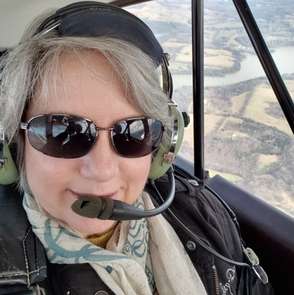 Meet your Posher, Jeanelle - Picture 3 of 11